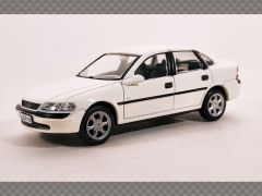 CHEVROLET VECTRA GLS ~ 1998 | 1:43 Diecast Model Car