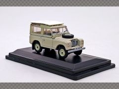 LAND ROVER S3 STATION WAGON | 1:76 Diecast Model Car