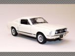 FORD MUSTANG GT FASTBACK | 1:24 Diecast Model Car
